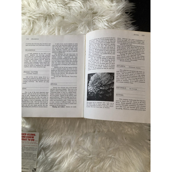 1978 The Encyclopedia of Organic Gardening Hard Cover Book With Rare Order Card! - Picture 5 of 11